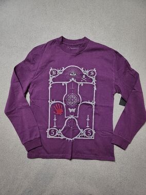 Black Scale Purple Long Sleeve Graphic Tee with Goth Tarot Graphic Sz Small